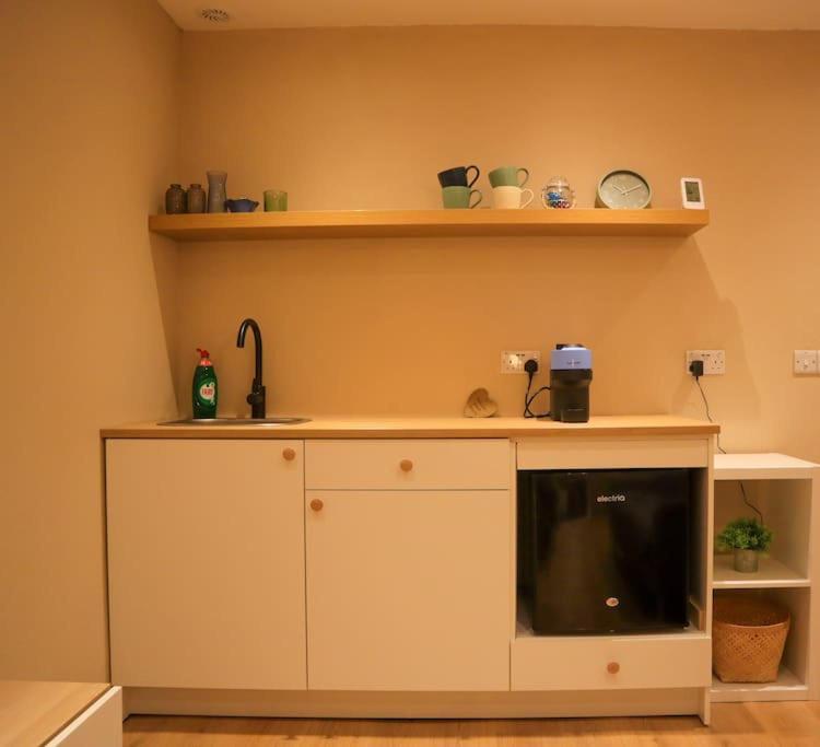 Modern Studio Apartment In Cashel Cashel  Exterior photo